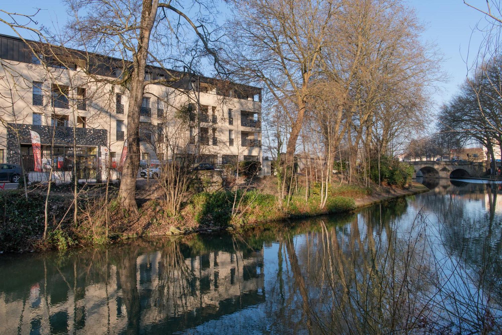 Domitys La Clef Des Arts Aparthotel Châlons-en-Champagne Екстериор снимка